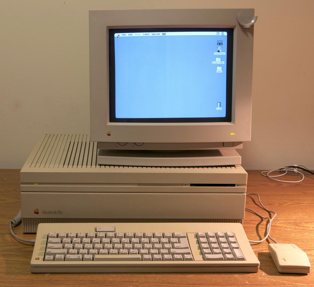 Apple Macintosh IIfx :: SHOW BY BANJO